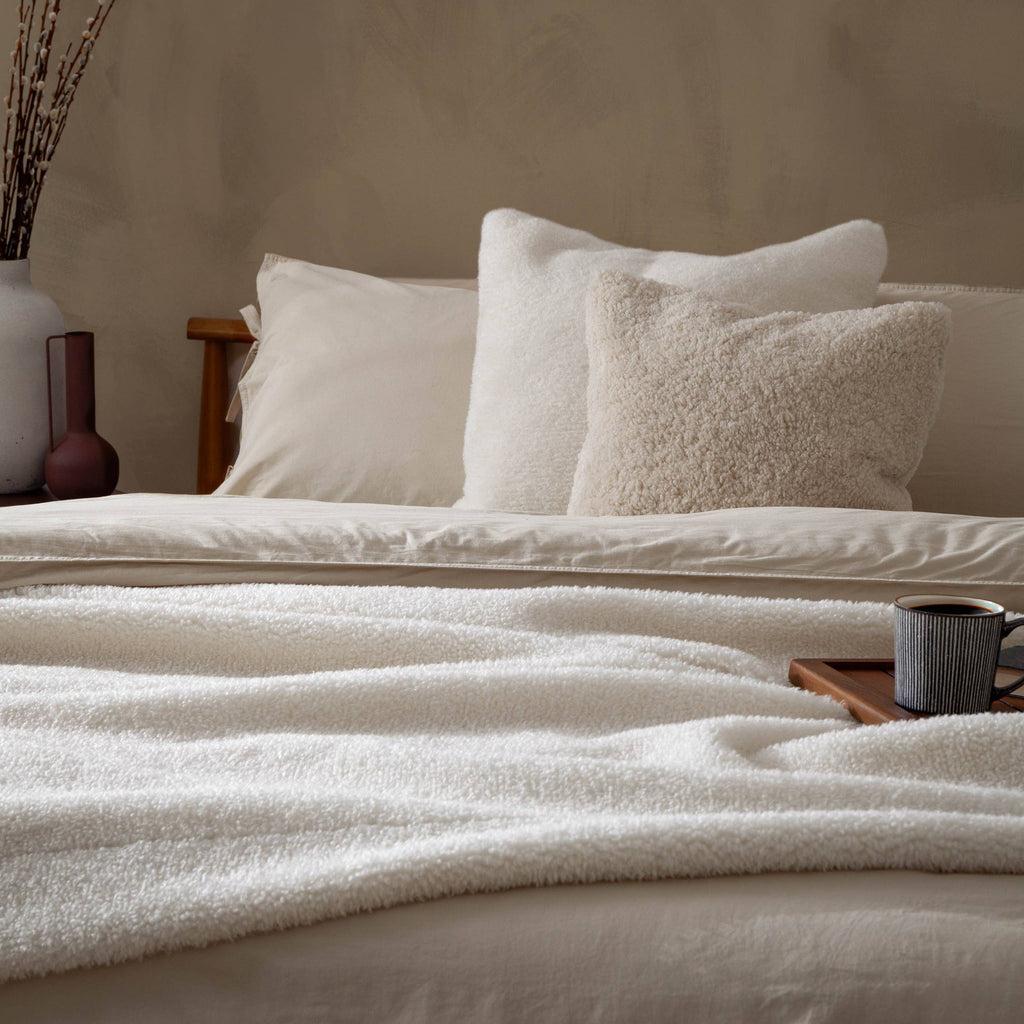 Olann Faux Shearling Cushion Natual: Natual / Feather Filled / 45 x 45cm